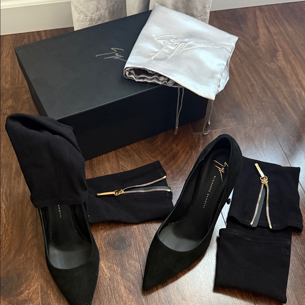 Giuseppe Zanotti Black Heels with Gold Accents